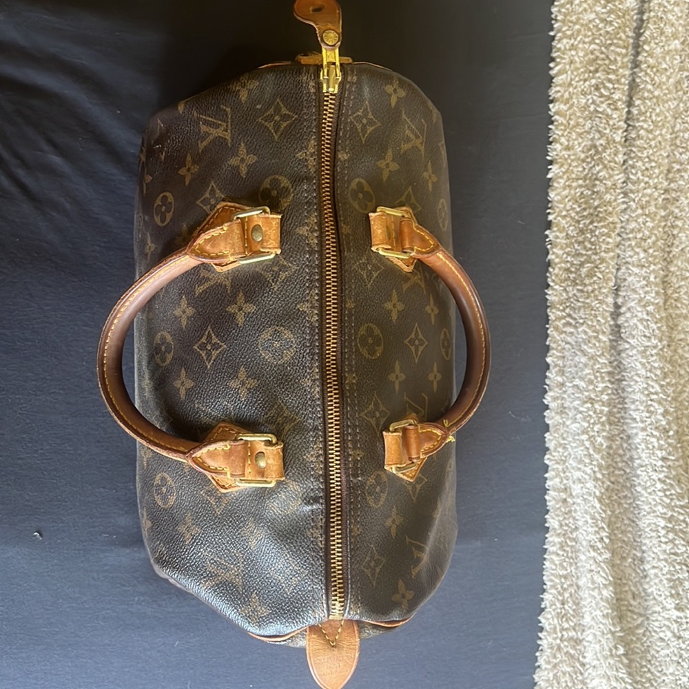 Authentic Louis Vuitton - Picture 4 of 5